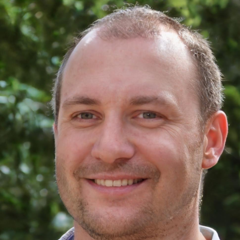 Fotografía de Eliseo Navarro, instructor especializado en presupuestos corporativos